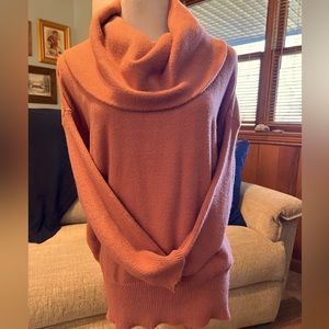 Warm & Cozy Lifestyle by Poof size L Cowl neck sweater